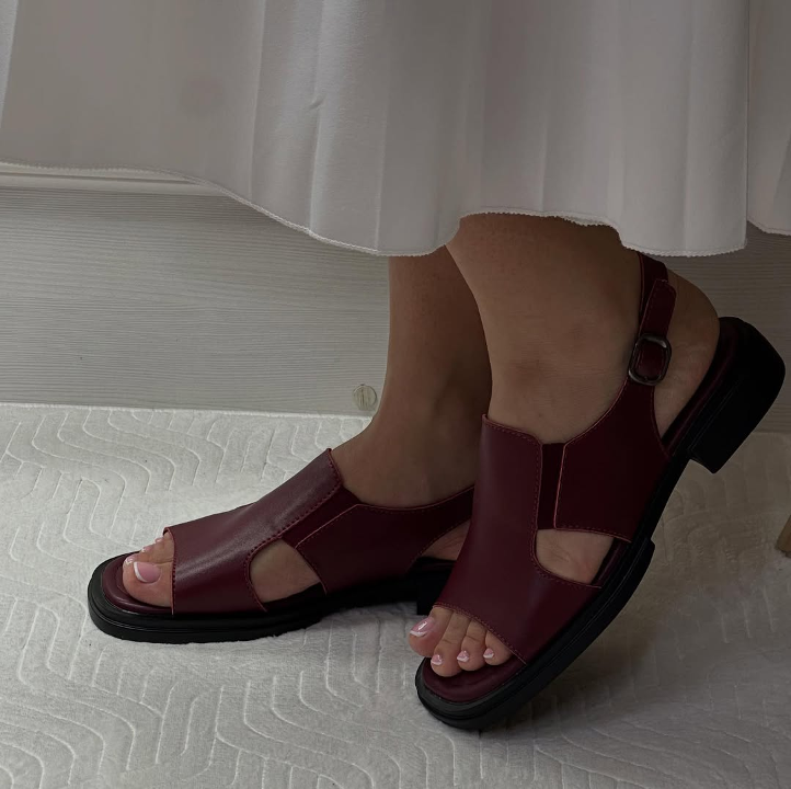 Doctor Shoes Women's Chunky Heeled Sandals