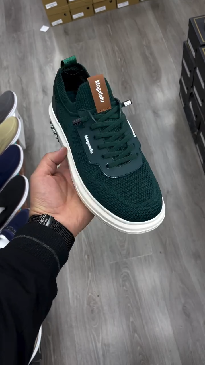 Hundreds of flat flyknit casual plate shoes