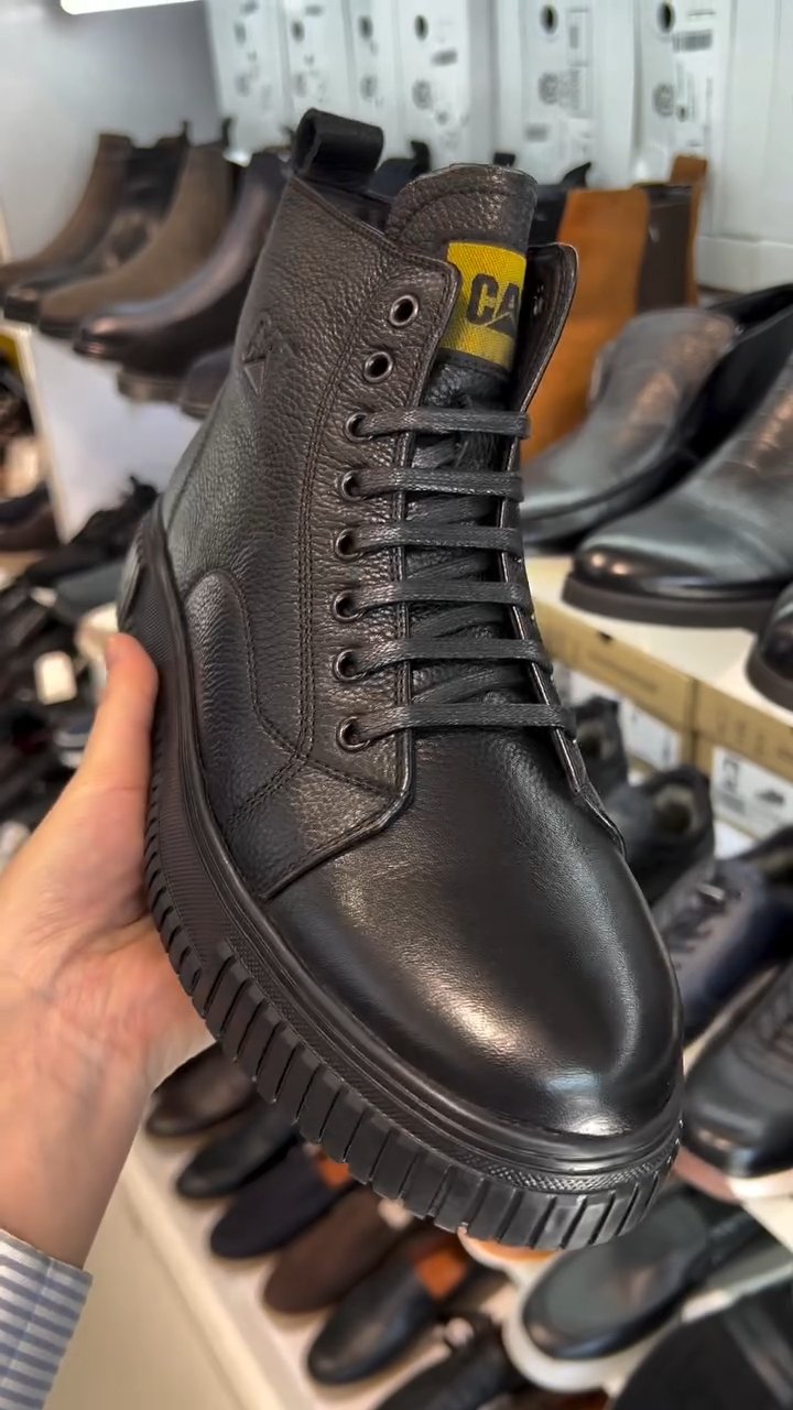Black Zipper Leather Boots