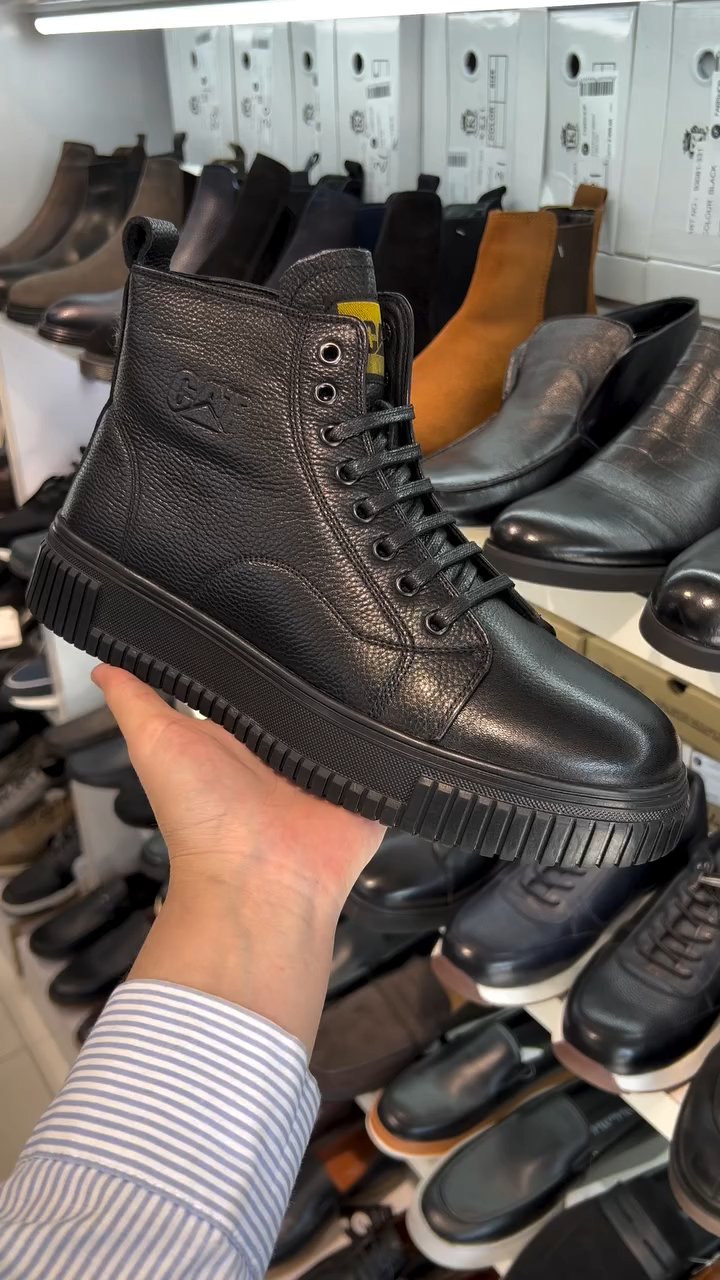 Black Zipper Leather Boots