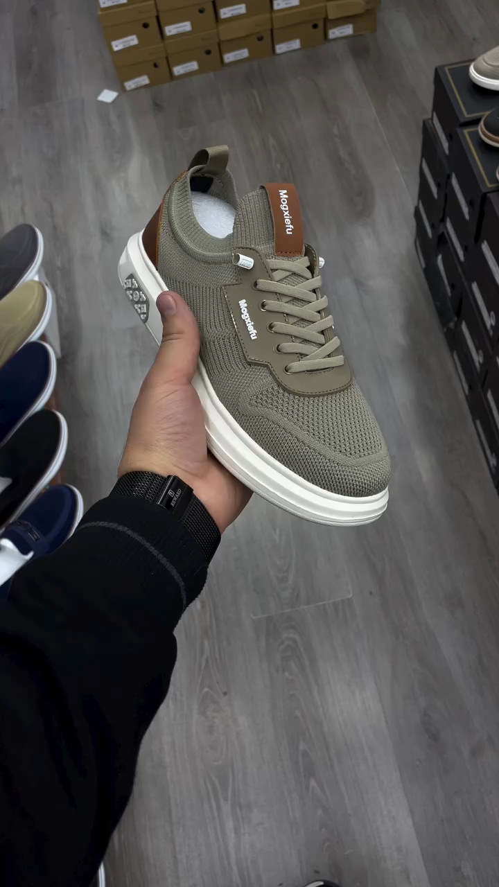 Hundreds of flat flyknit casual plate shoes