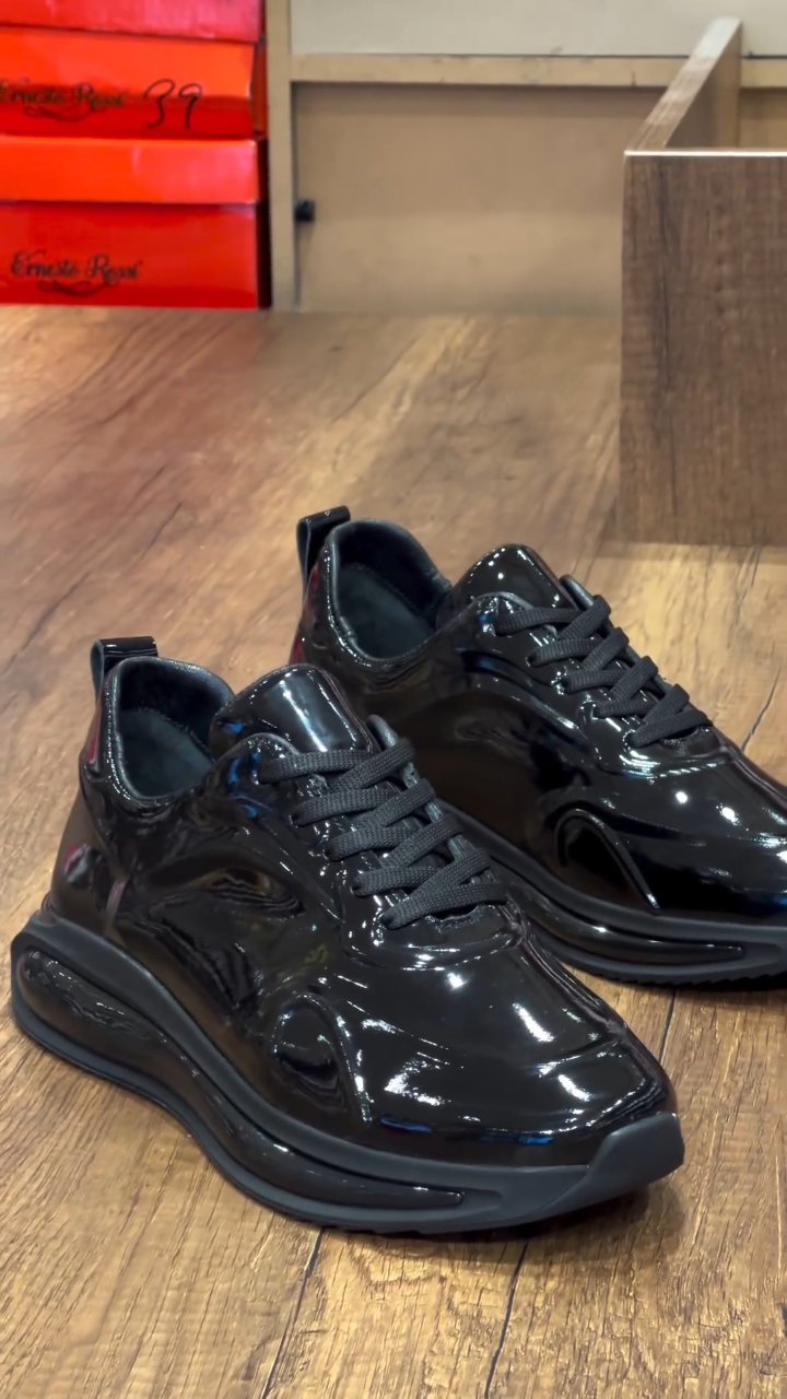 Black Leather Air Cushion Sneakers