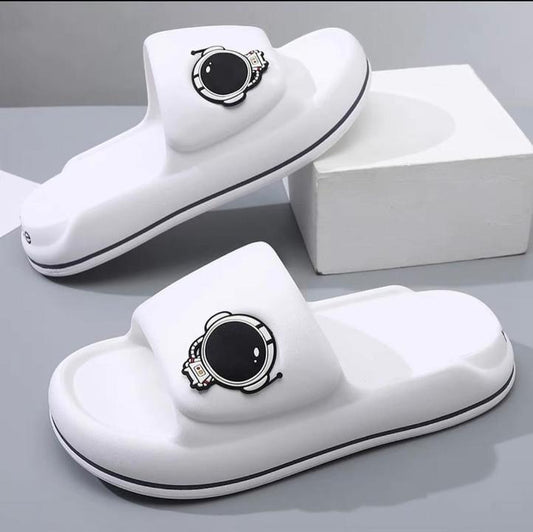 2024 Summer New Couple Breathable Slippers