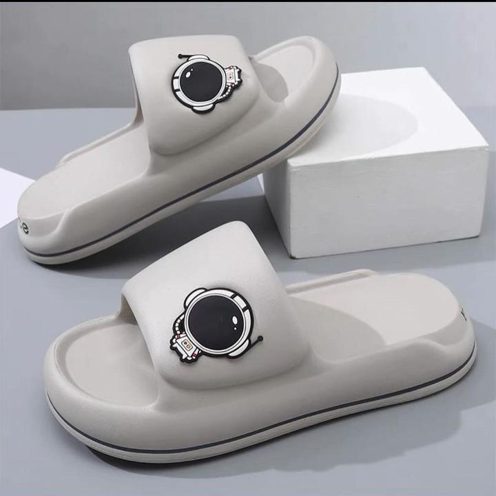 2024 Summer New Couple Breathable Slippers