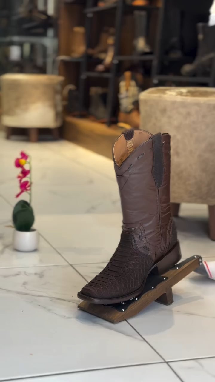 Leather Western Boots Pointed Toe Cowboy Boots